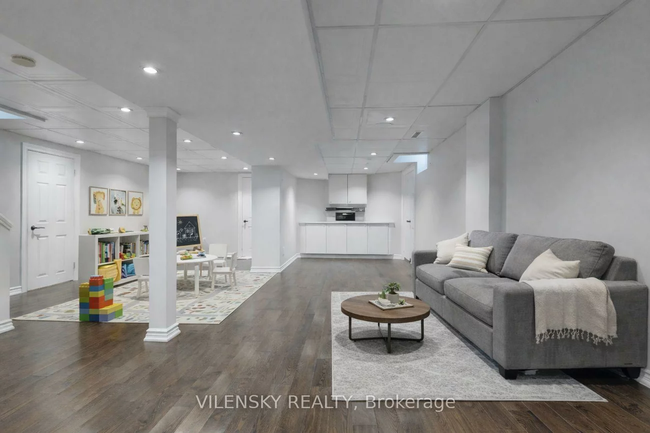 15, Gladstone, Maple, Vaughan