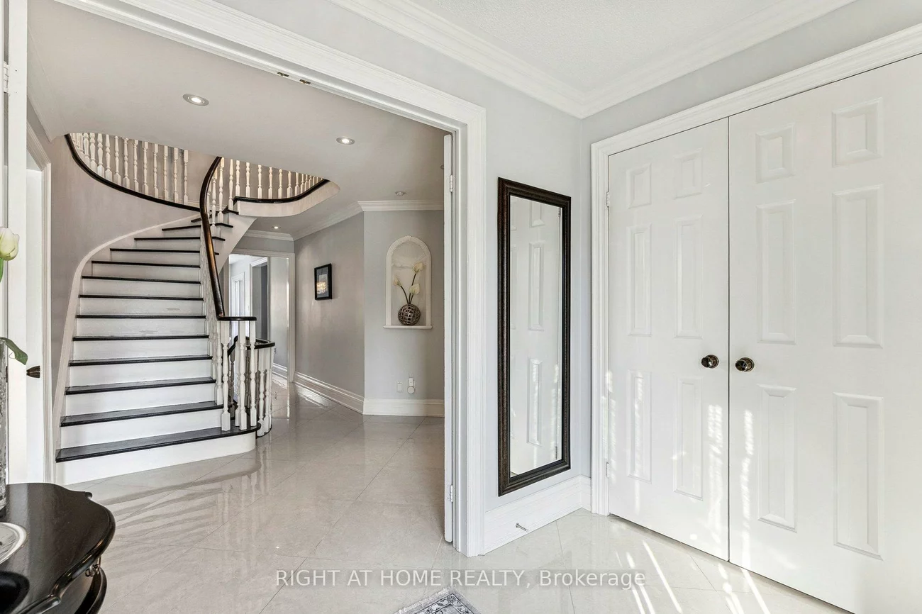 10, Claudia, West Woodbridge, Vaughan