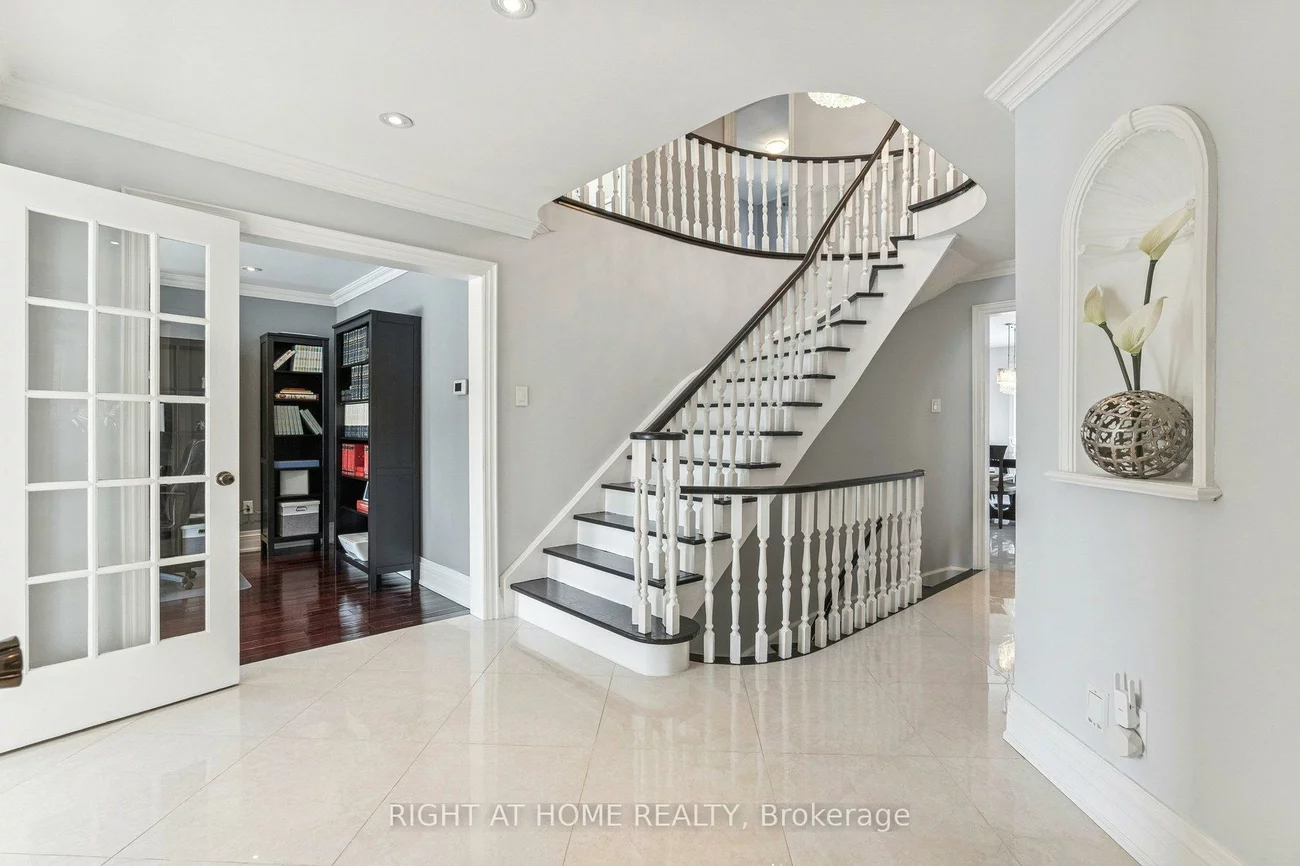 10, Claudia, West Woodbridge, Vaughan