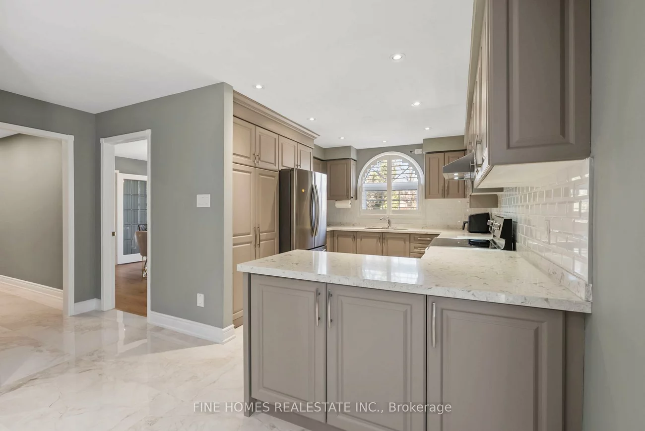 109, Angelina, Vaughan Grove, Vaughan