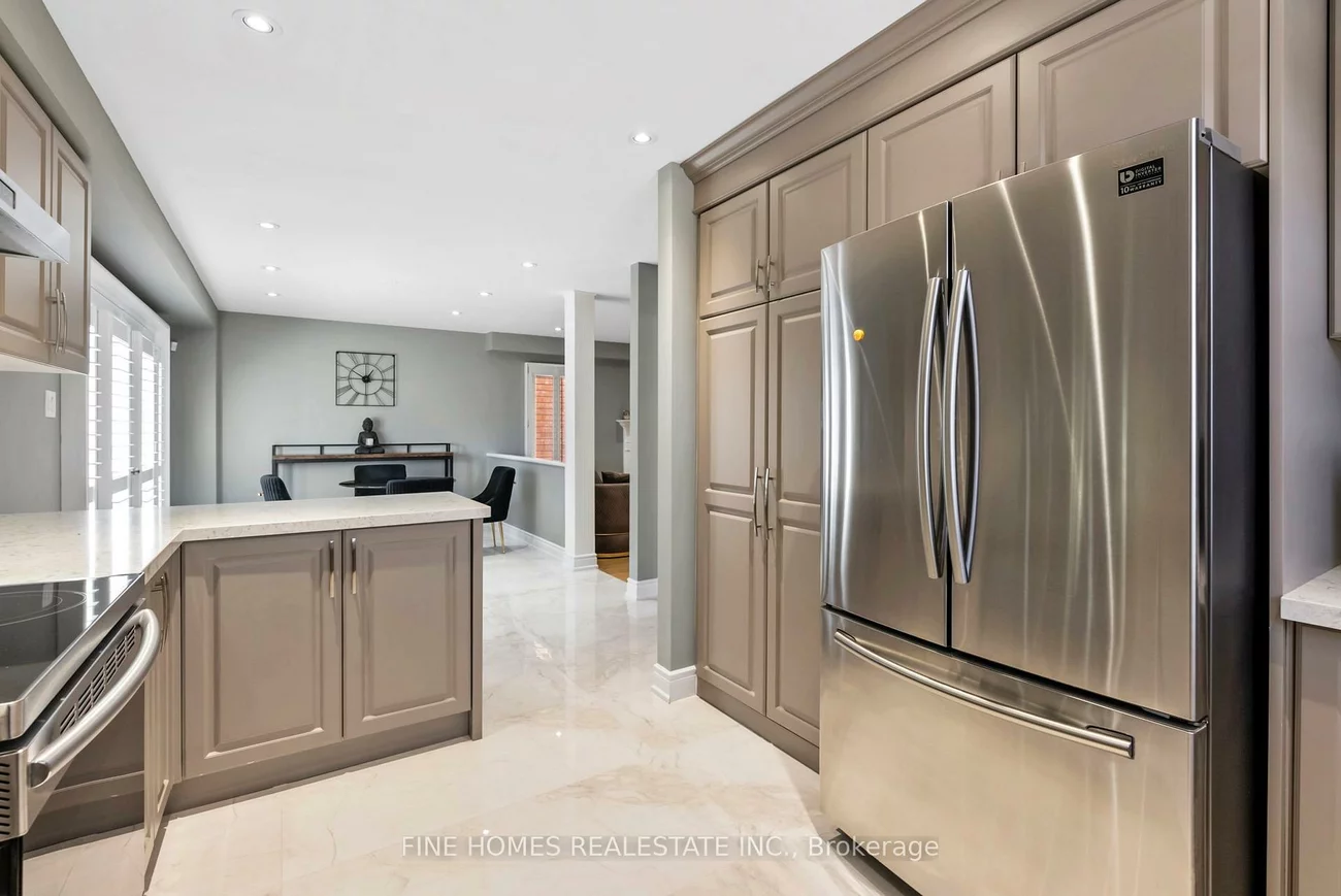 109, Angelina, Vaughan Grove, Vaughan