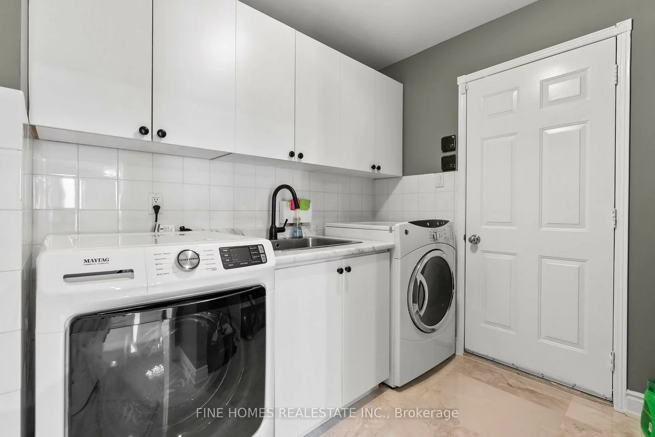 109, Angelina, Vaughan Grove, Vaughan