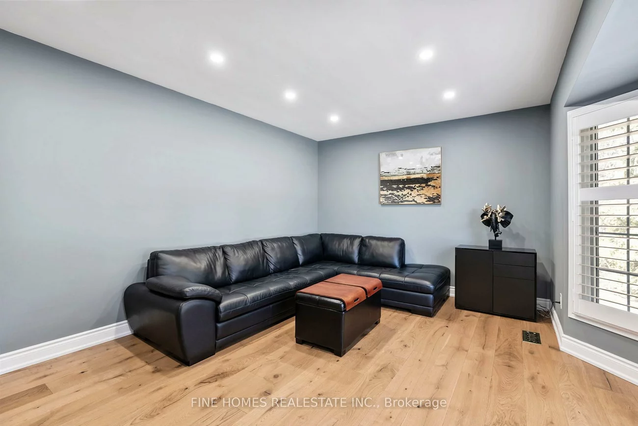 109, Angelina, Vaughan Grove, Vaughan