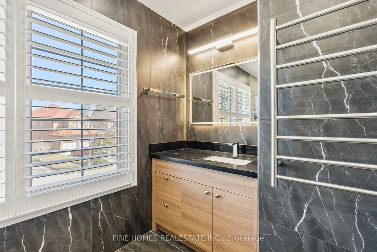 109, Angelina, Vaughan Grove, Vaughan