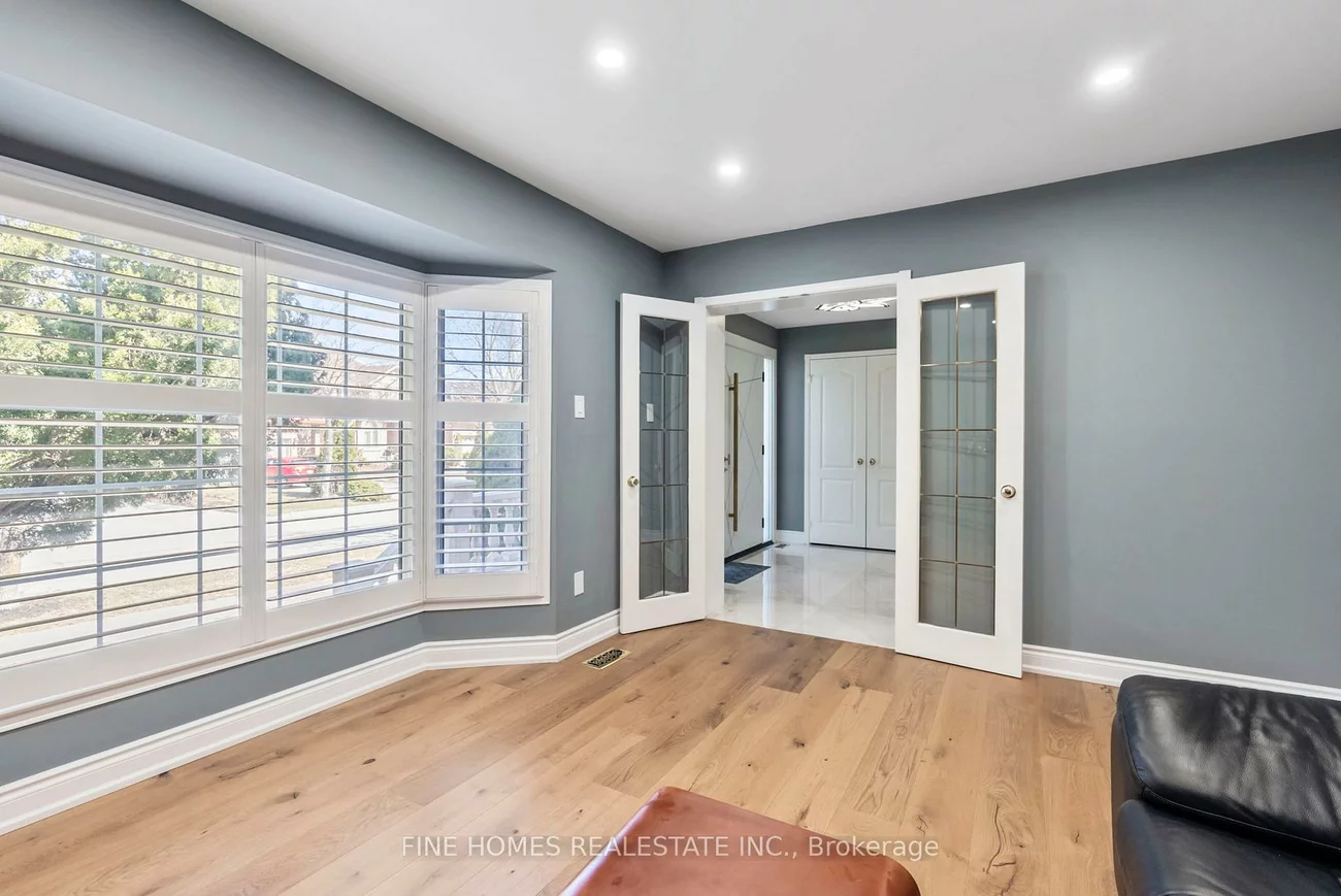 109, Angelina, Vaughan Grove, Vaughan