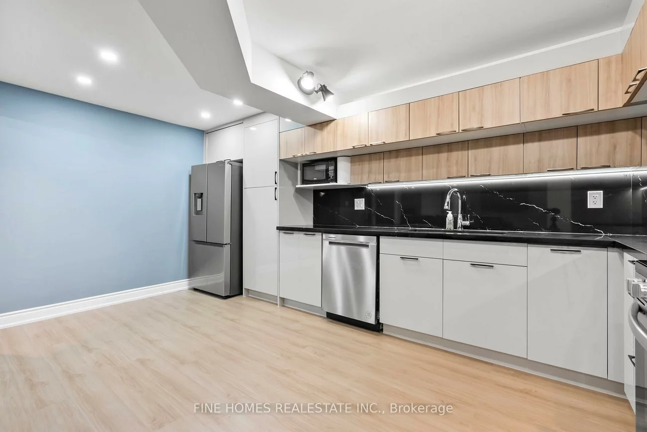 109, Angelina, Vaughan Grove, Vaughan