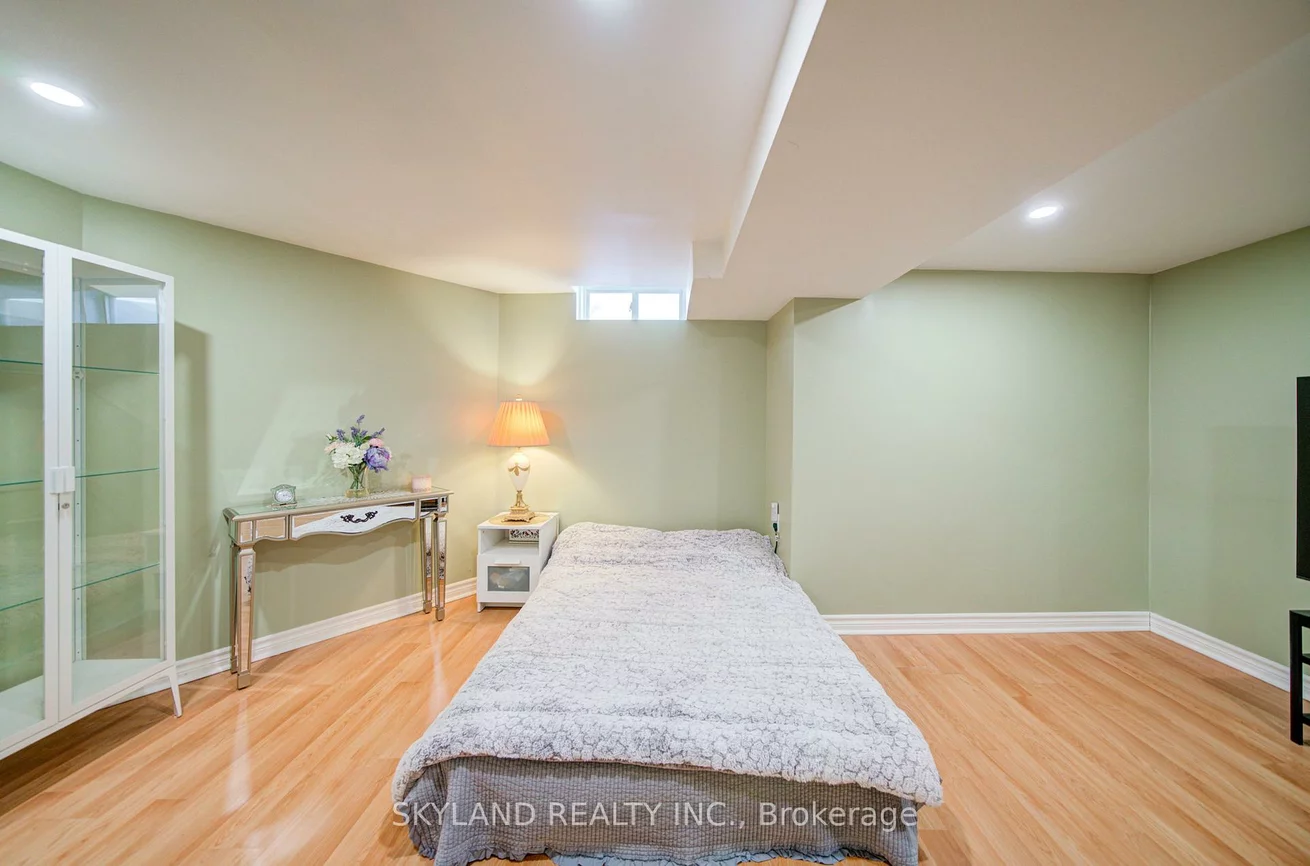 3, Thomas Henry, Brownridge, Vaughan