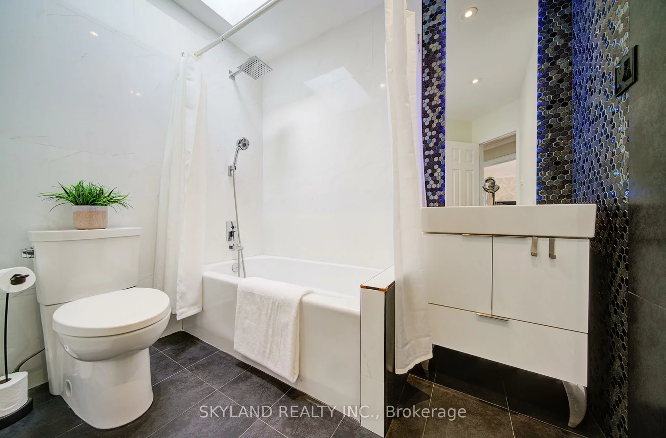 3, Thomas Henry, Brownridge, Vaughan