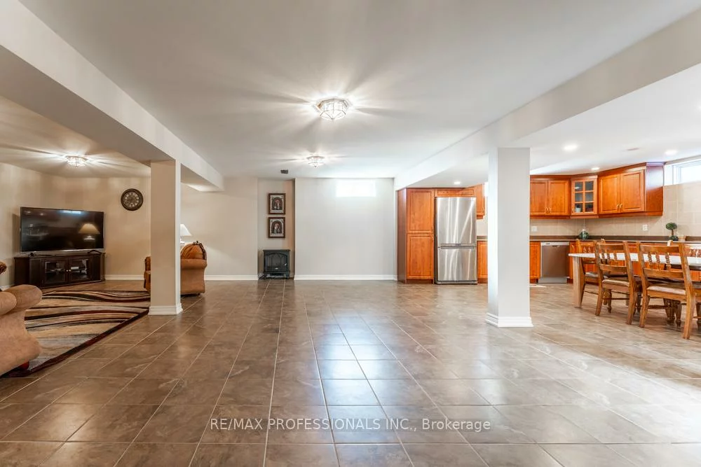 48, Pieta, Vellore Village, Vaughan