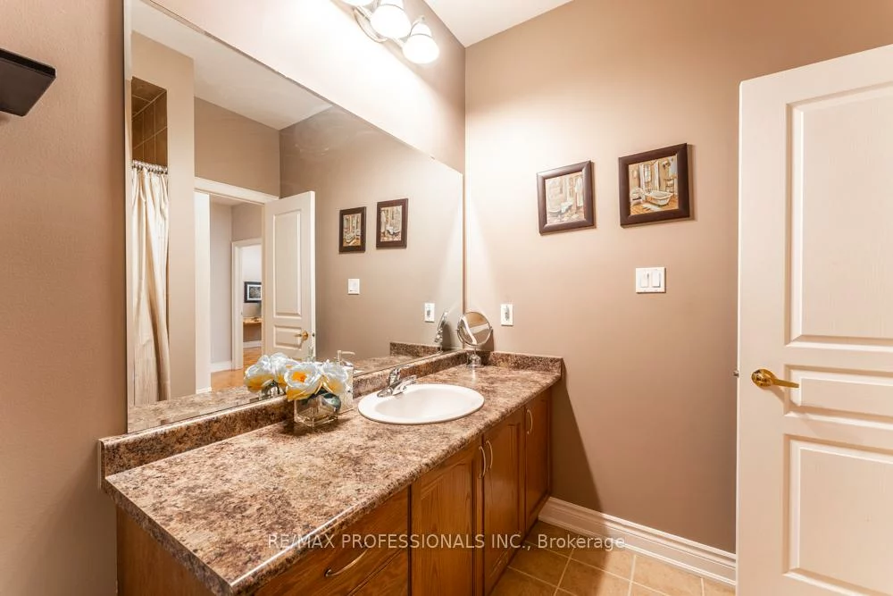 48, Pieta, Vellore Village, Vaughan