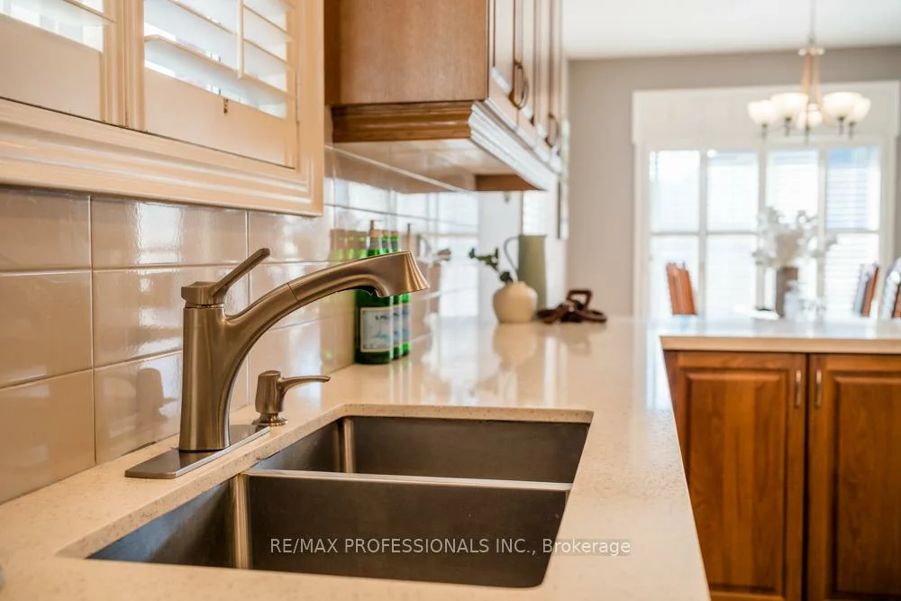 48, Pieta, Vellore Village, Vaughan