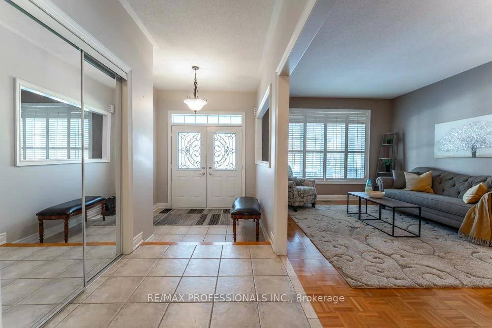 48, Pieta, Vellore Village, Vaughan