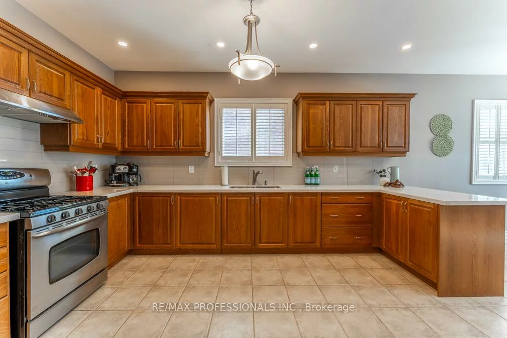 48, Pieta, Vellore Village, Vaughan