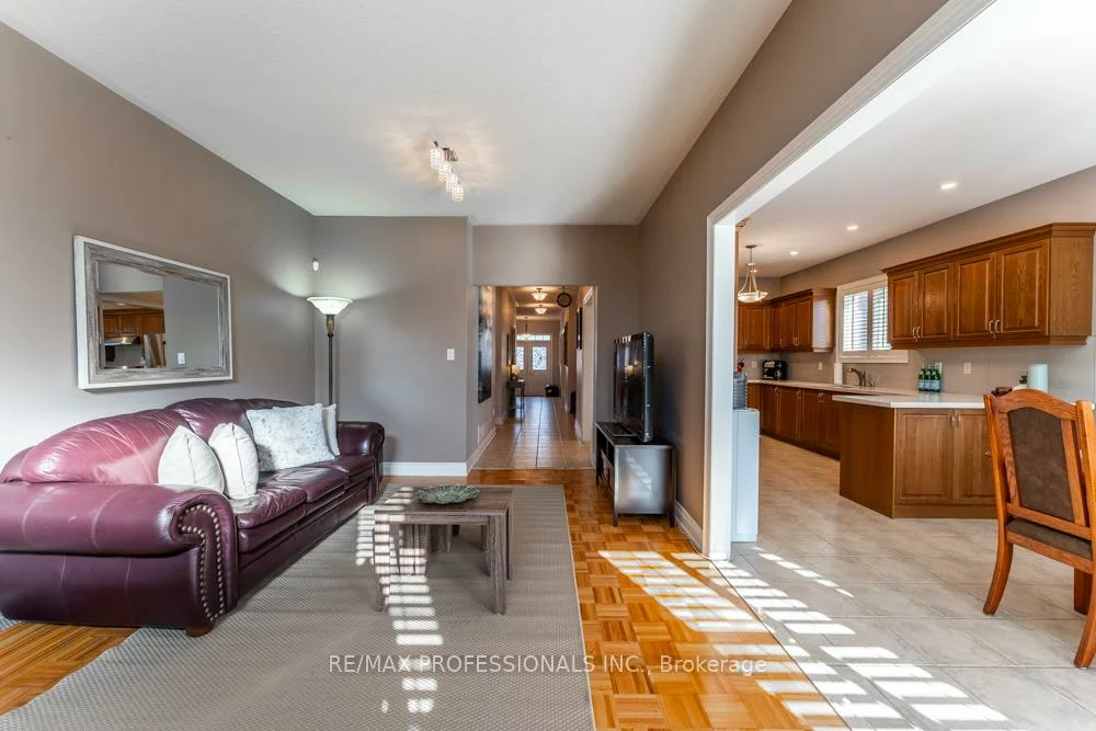 48, Pieta, Vellore Village, Vaughan