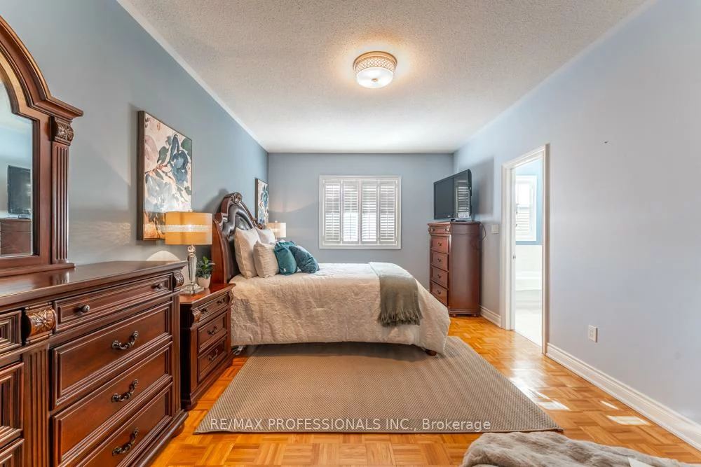 48, Pieta, Vellore Village, Vaughan