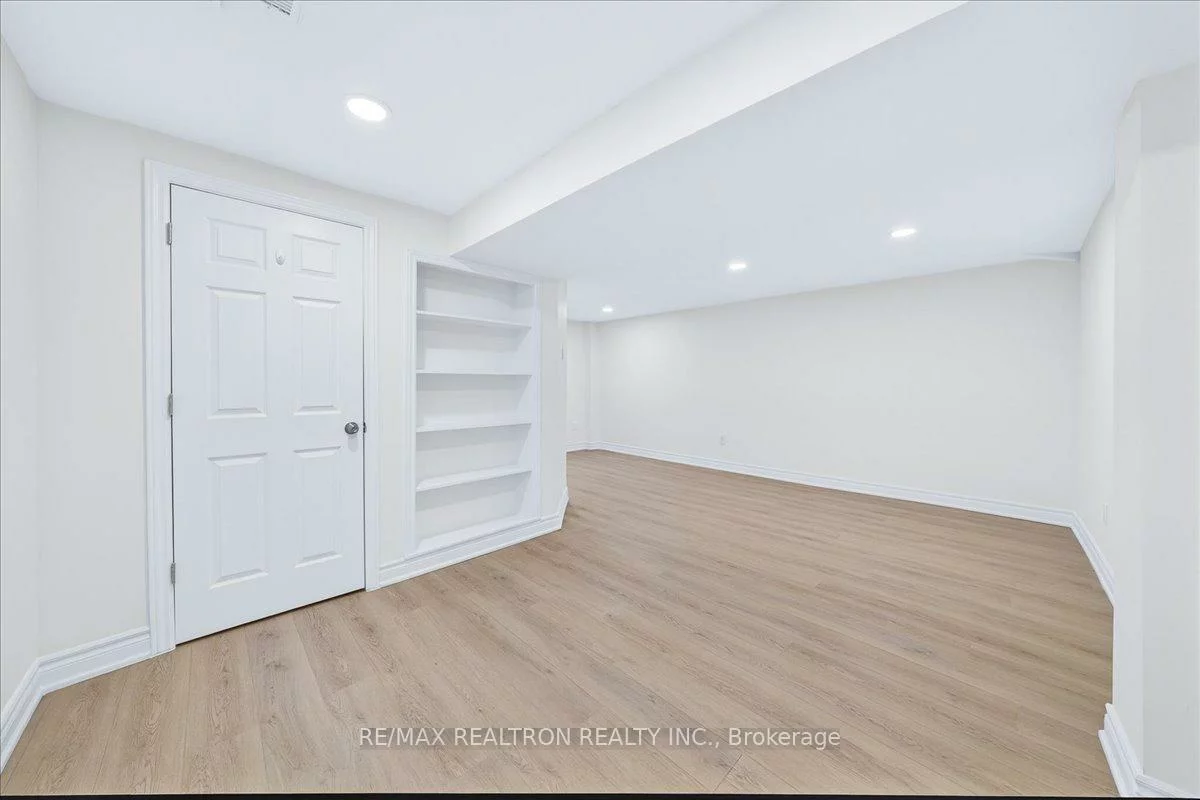 102, Wade, Brownridge, Vaughan