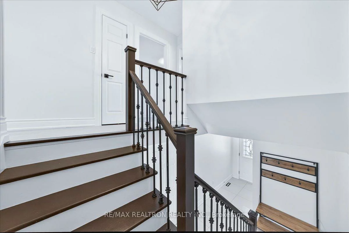 102, Wade, Brownridge, Vaughan