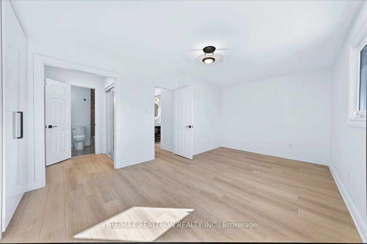 102, Wade, Brownridge, Vaughan