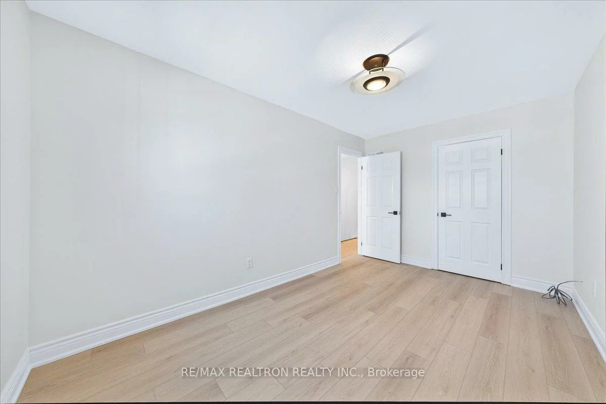 102, Wade, Brownridge, Vaughan