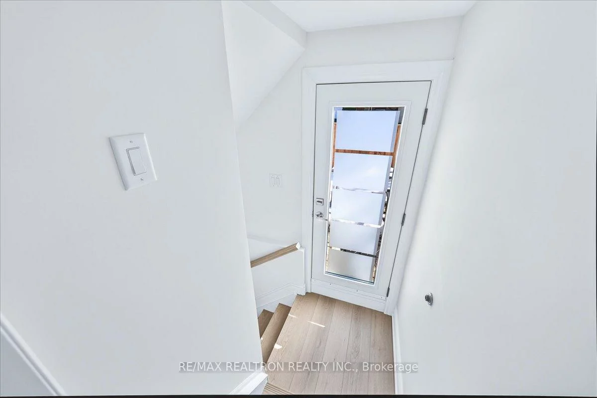 102, Wade, Brownridge, Vaughan