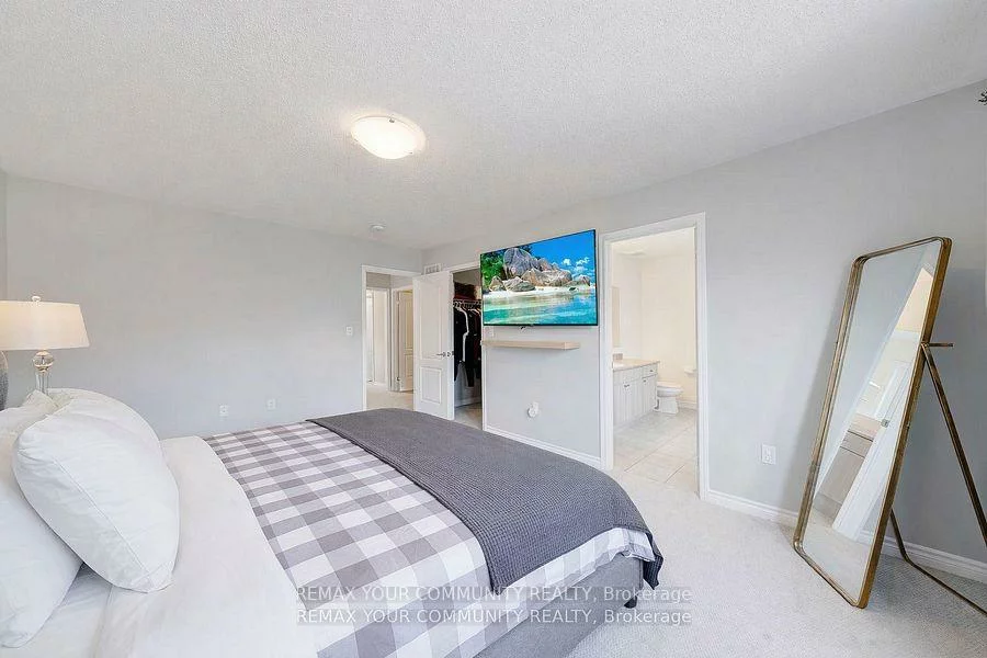 14, Faust, Kleinburg, Vaughan