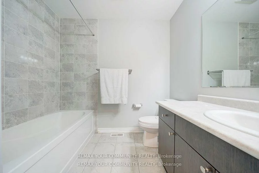 14, Faust, Kleinburg, Vaughan