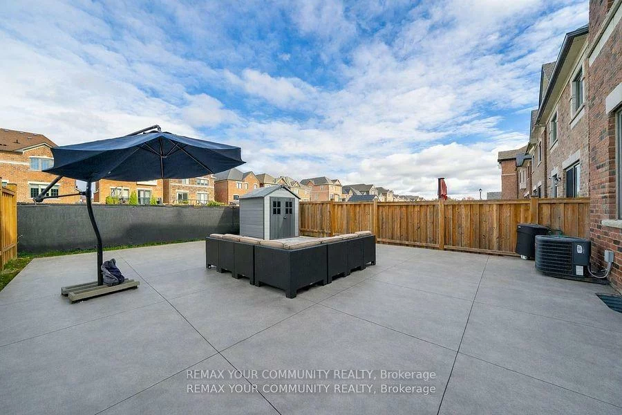 14, Faust, Kleinburg, Vaughan