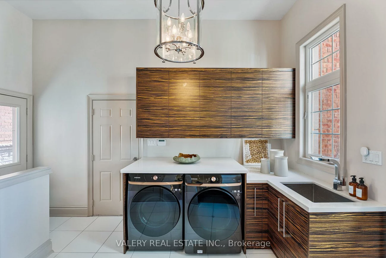 211, Grand Vellore, Vellore Village, Vaughan