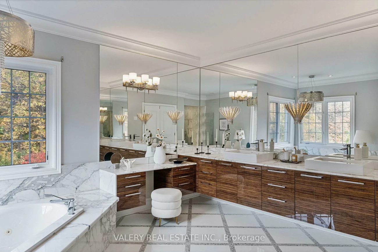 211, Grand Vellore, Vellore Village, Vaughan