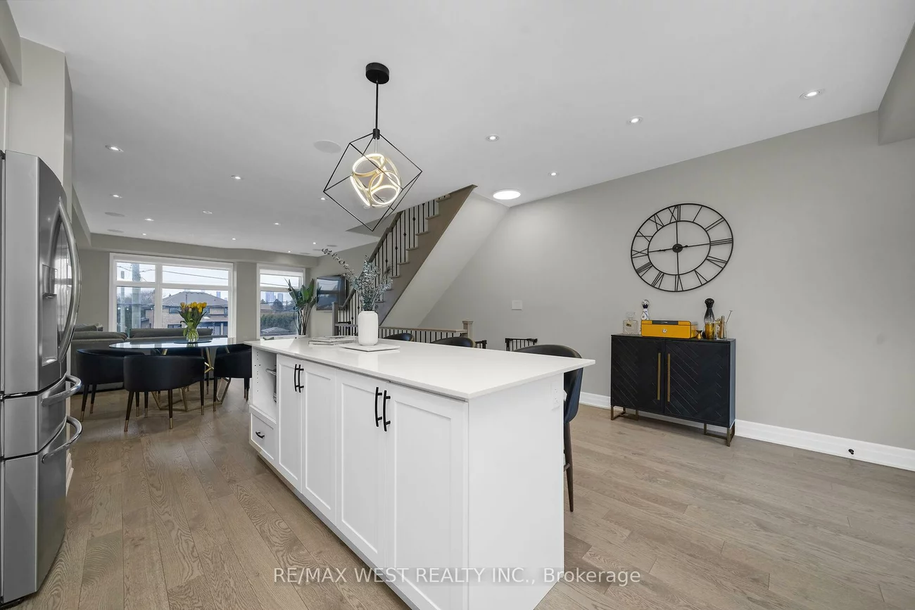 8208, Pine Valley, East Woodbridge, Vaughan