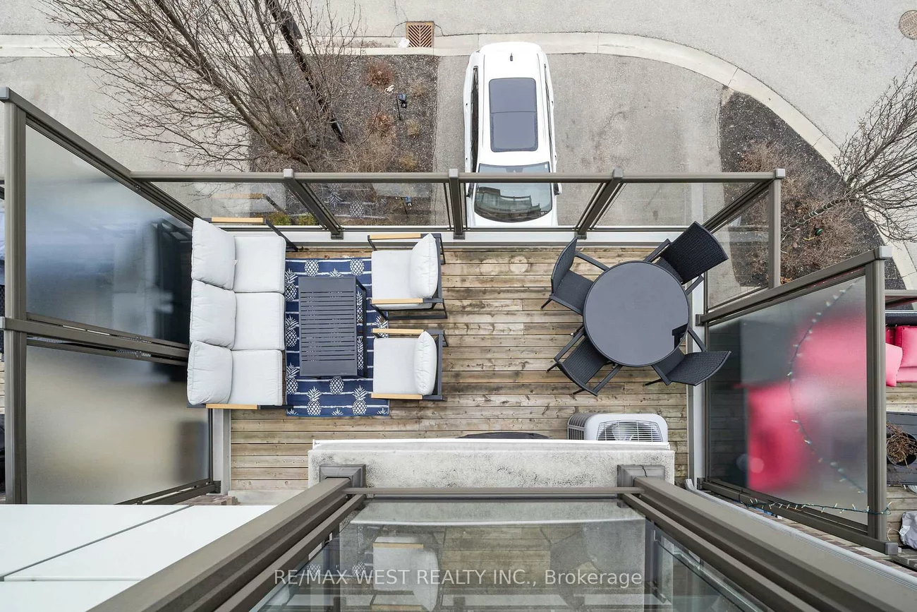 8208, Pine Valley, East Woodbridge, Vaughan