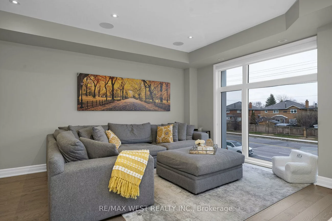 8208, Pine Valley, East Woodbridge, Vaughan