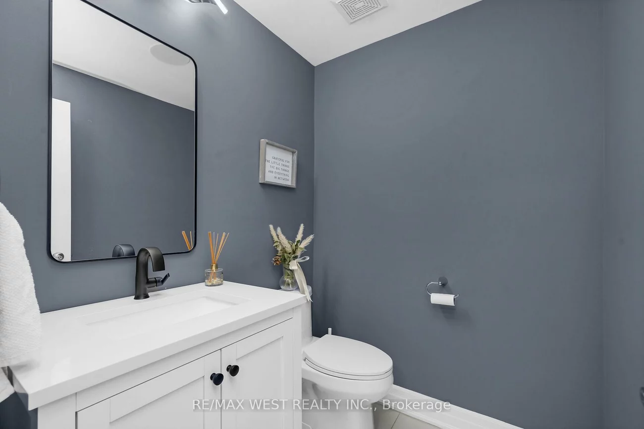 8208, Pine Valley, East Woodbridge, Vaughan