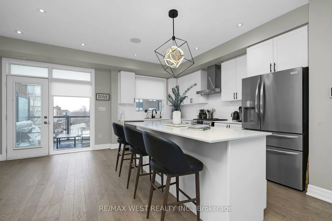 8208, Pine Valley, East Woodbridge, Vaughan