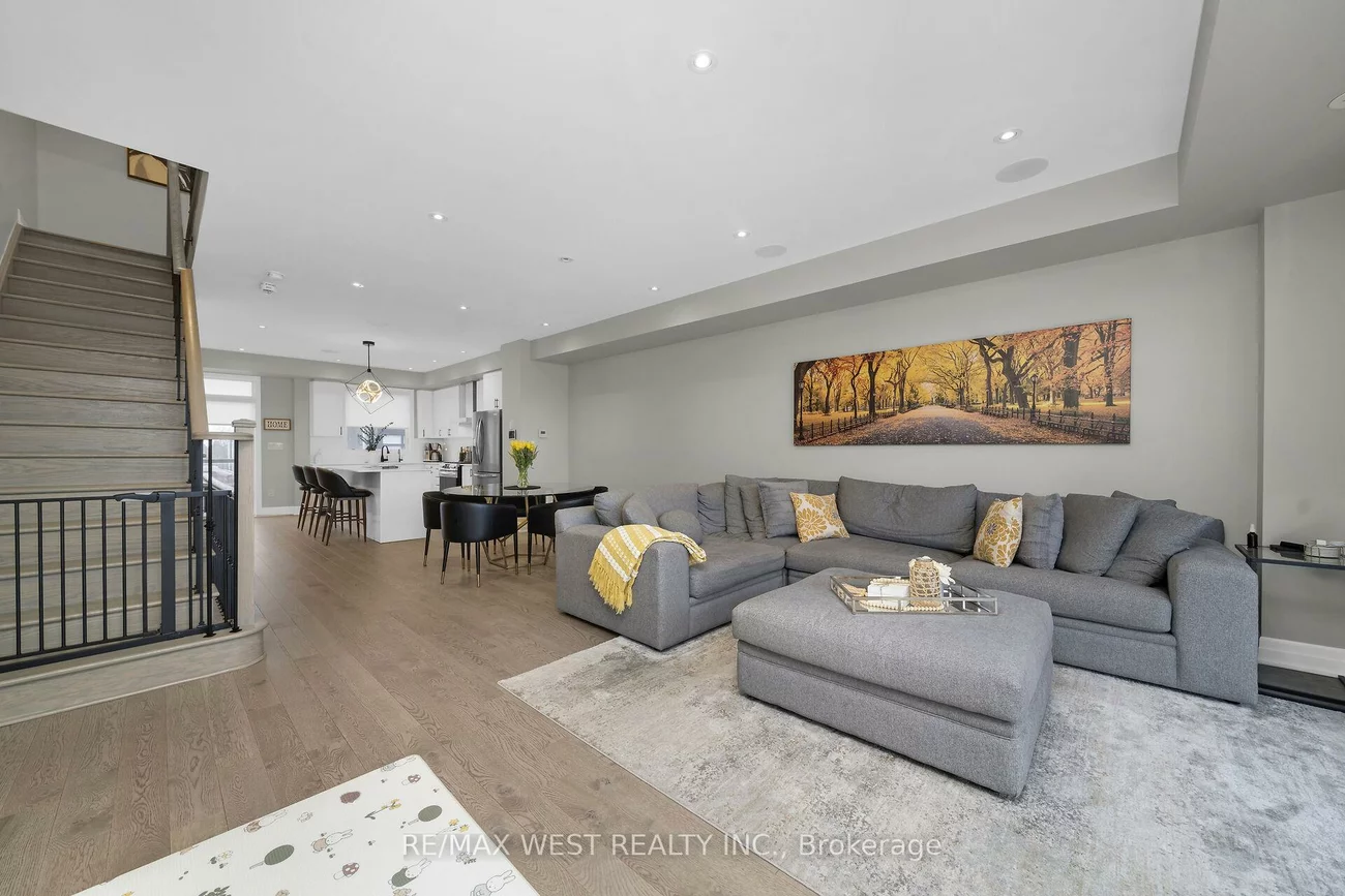 8208, Pine Valley, East Woodbridge, Vaughan
