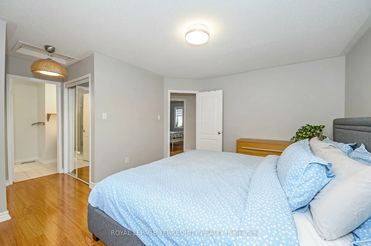 82, Timberwolf, Vellore Village, Vaughan