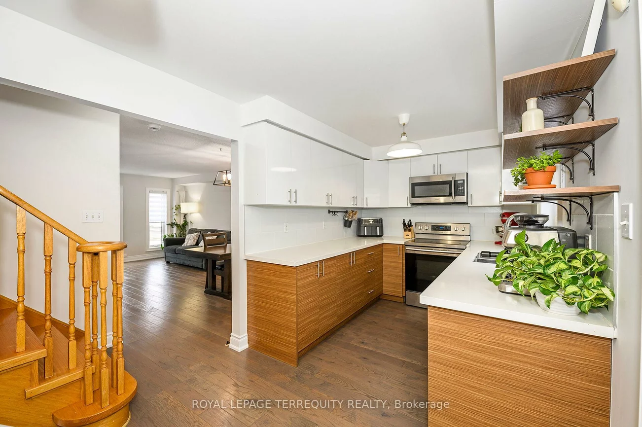 82, Timberwolf, Vellore Village, Vaughan