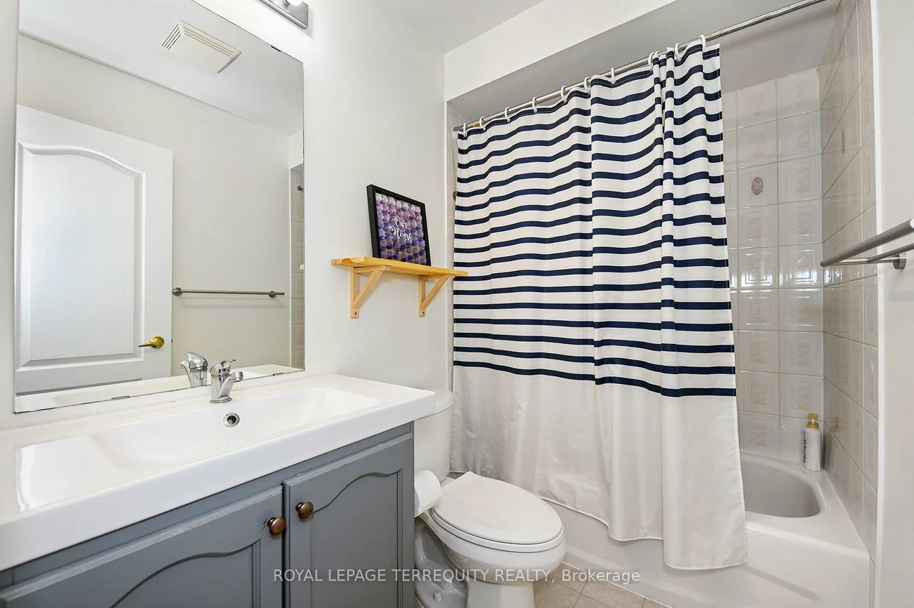 82, Timberwolf, Vellore Village, Vaughan