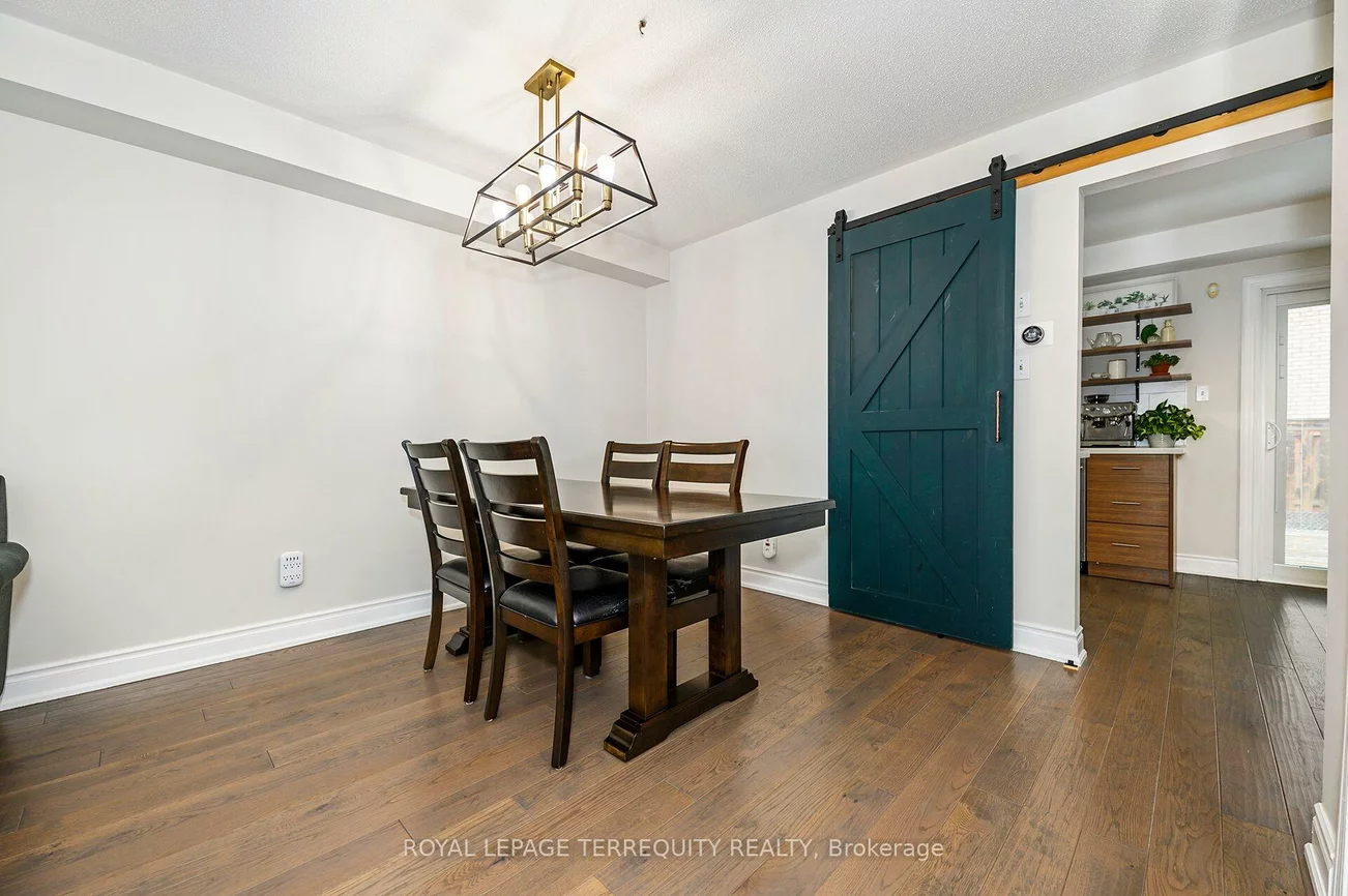 82, Timberwolf, Vellore Village, Vaughan