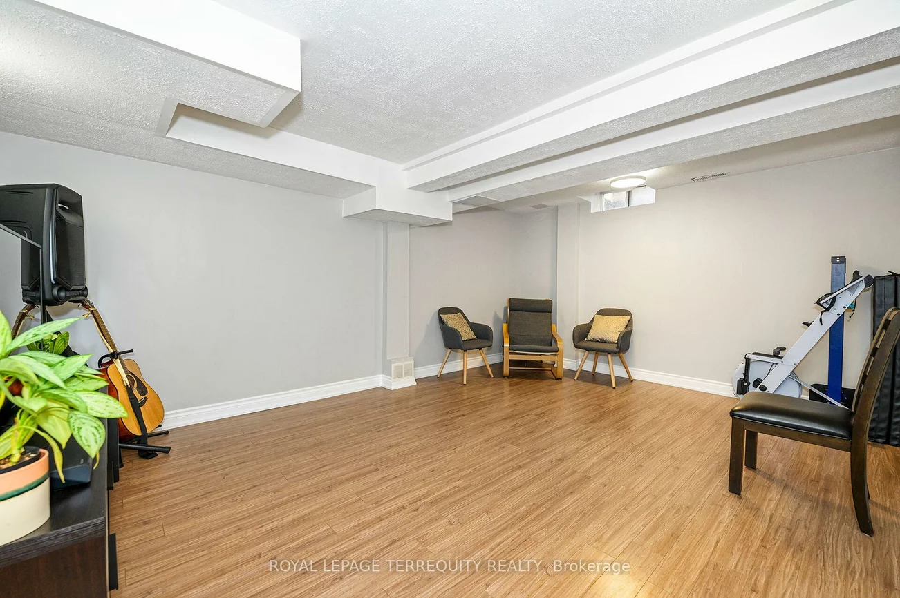 82, Timberwolf, Vellore Village, Vaughan