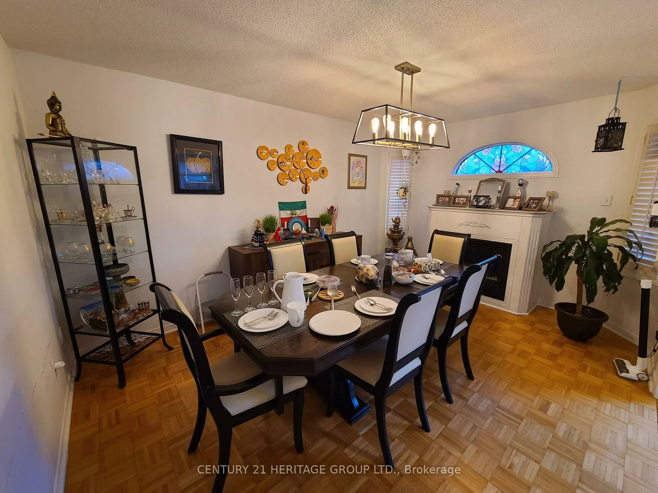 182, Elena, Maple, Vaughan