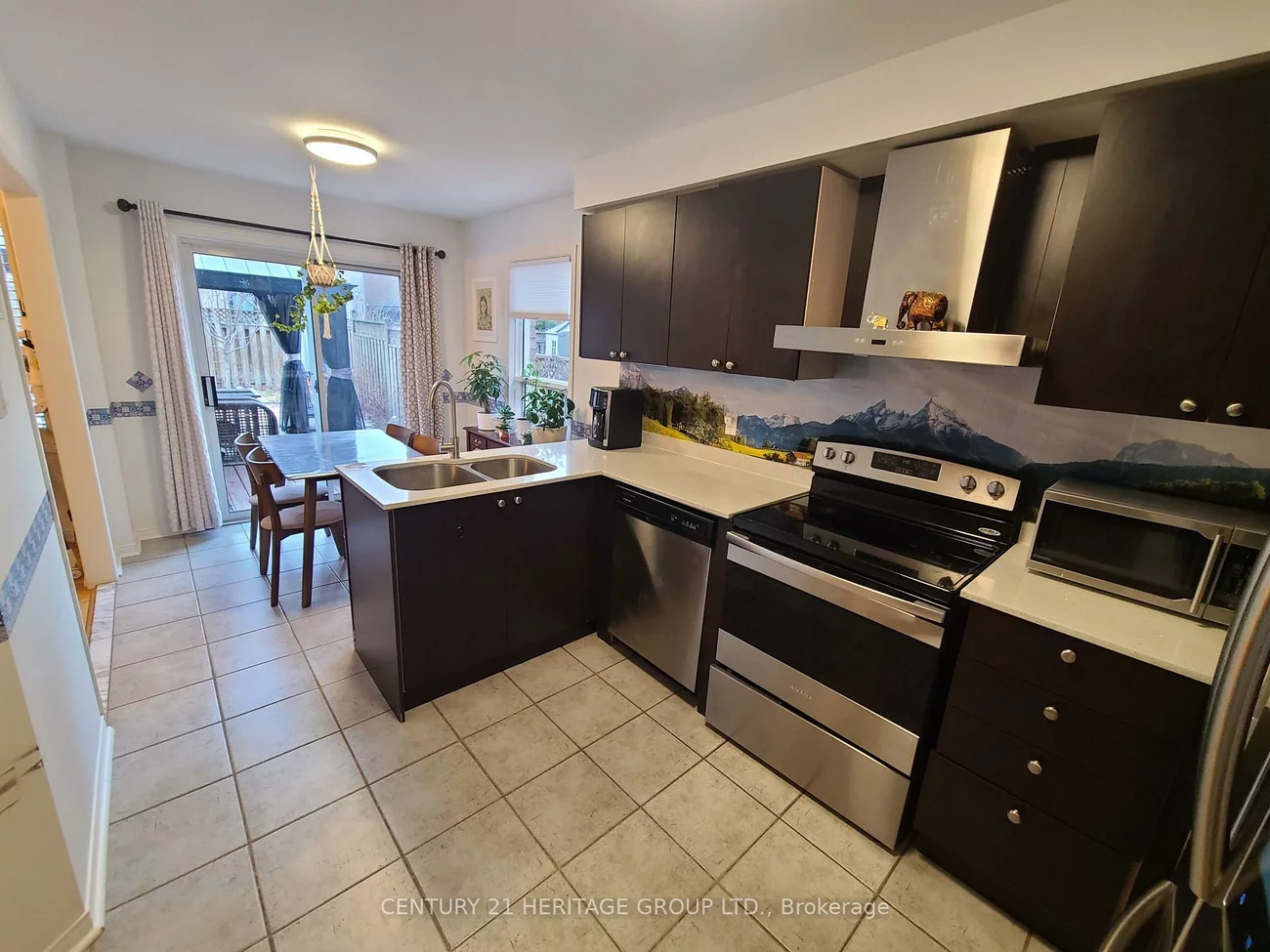 182, Elena, Maple, Vaughan