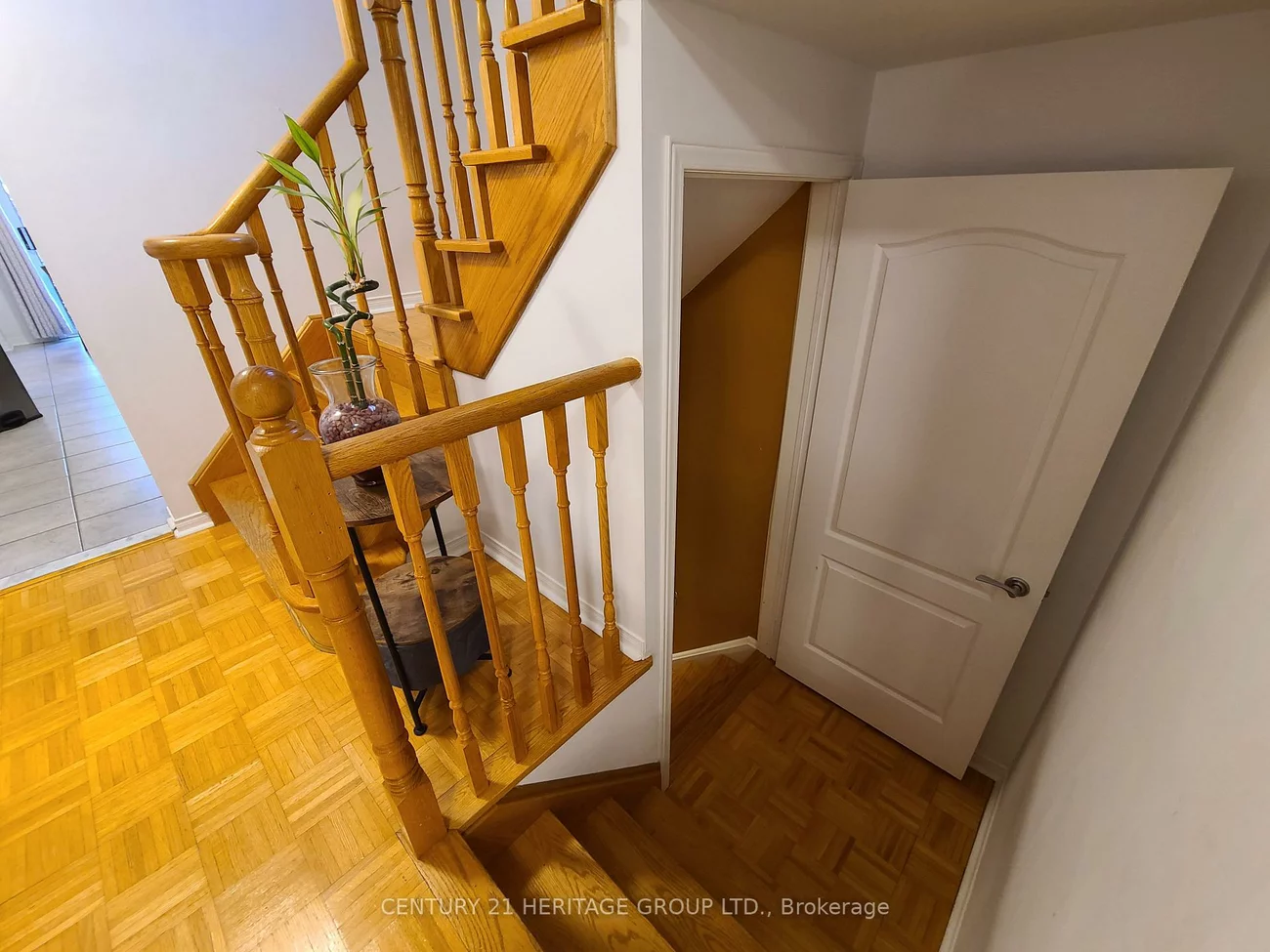 182, Elena, Maple, Vaughan