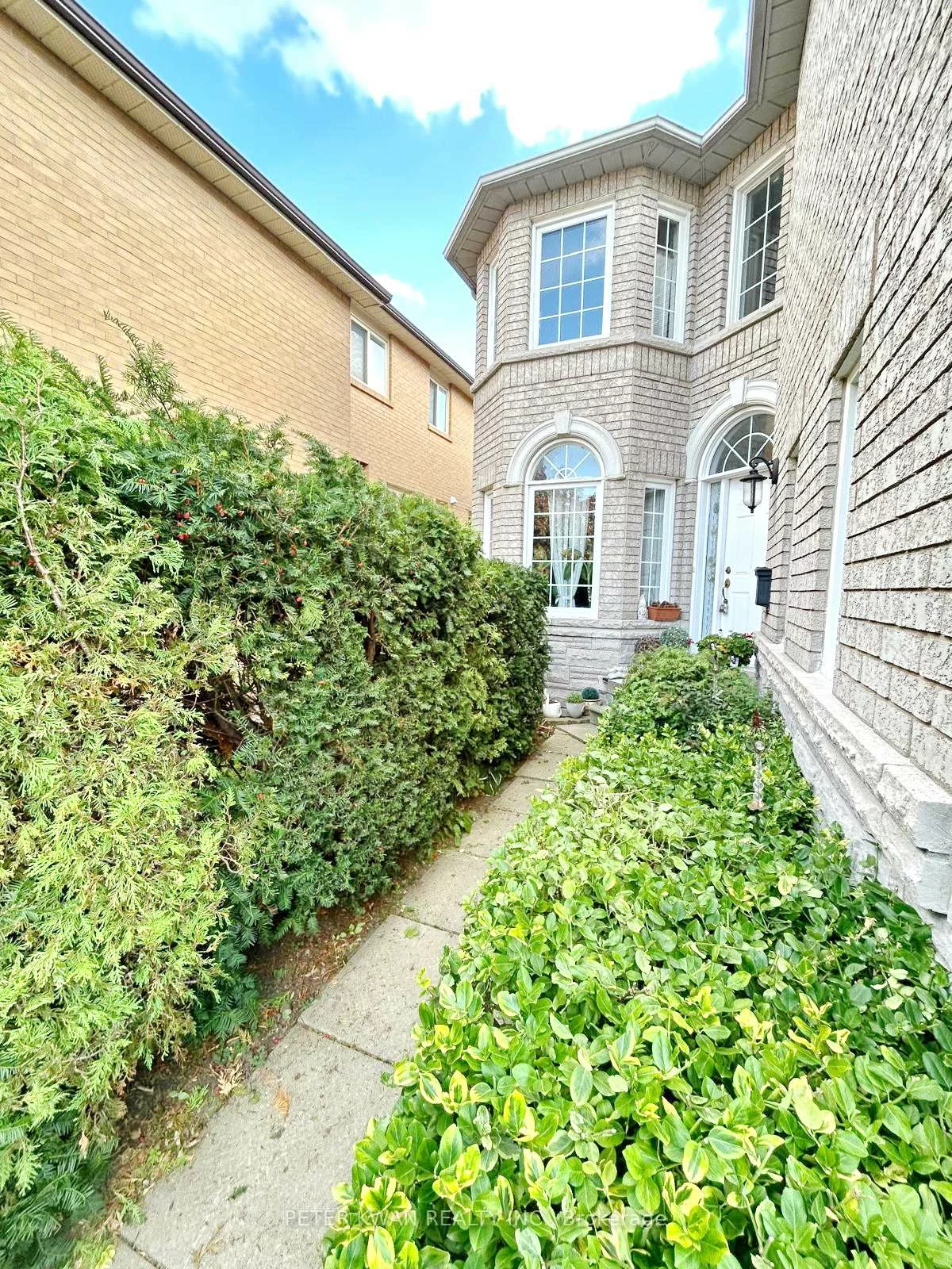 231, Pinewood, Crestwood-Springfarm-Yorkhill, Vaughan