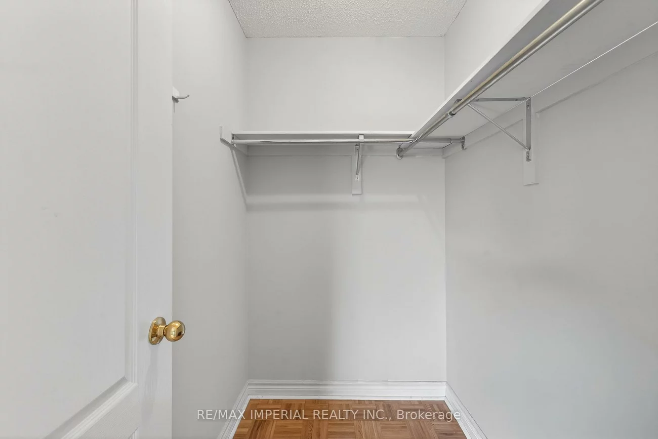 103, Ferdinand, Vellore Village, Vaughan