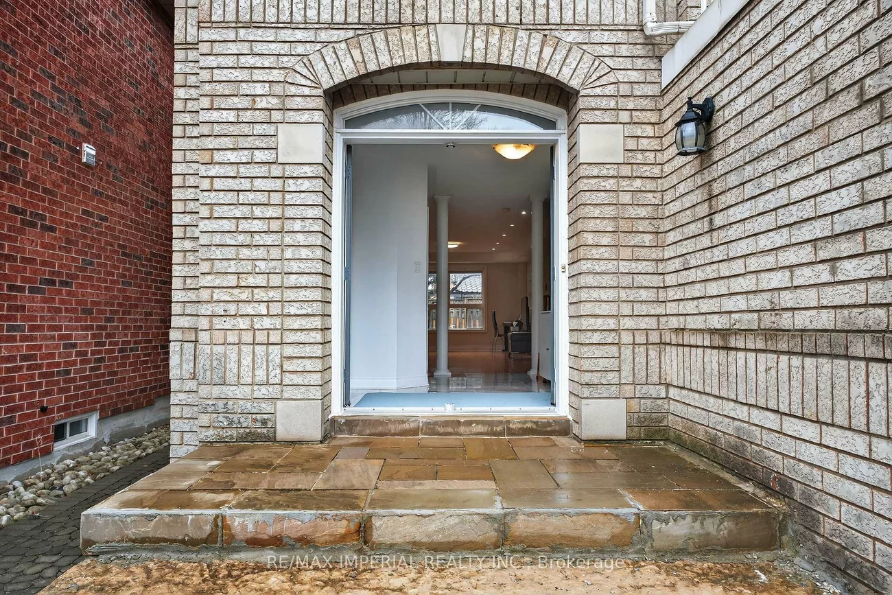 103, Ferdinand, Vellore Village, Vaughan