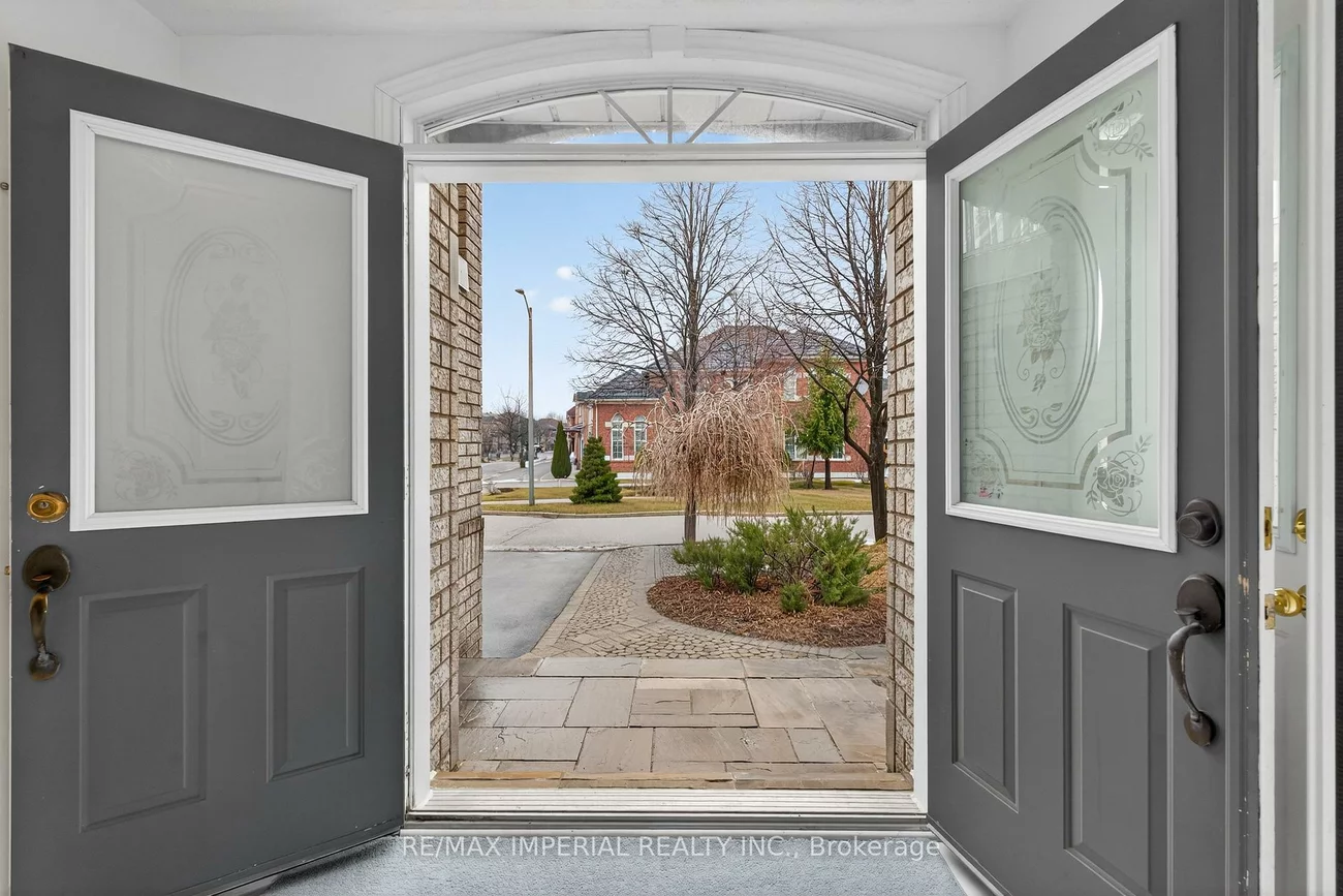 103, Ferdinand, Vellore Village, Vaughan