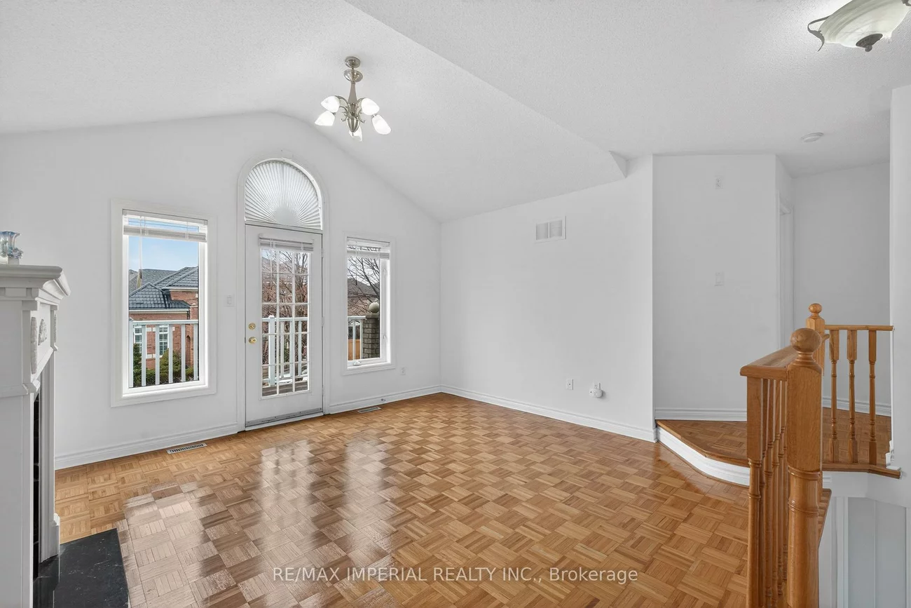 103, Ferdinand, Vellore Village, Vaughan