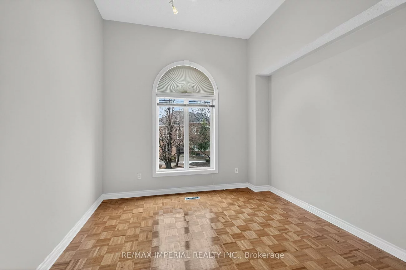 103, Ferdinand, Vellore Village, Vaughan