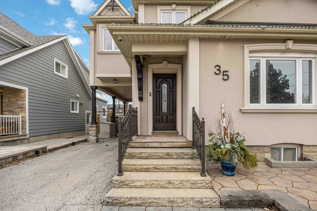 35, Rainbow, West Woodbridge, Vaughan